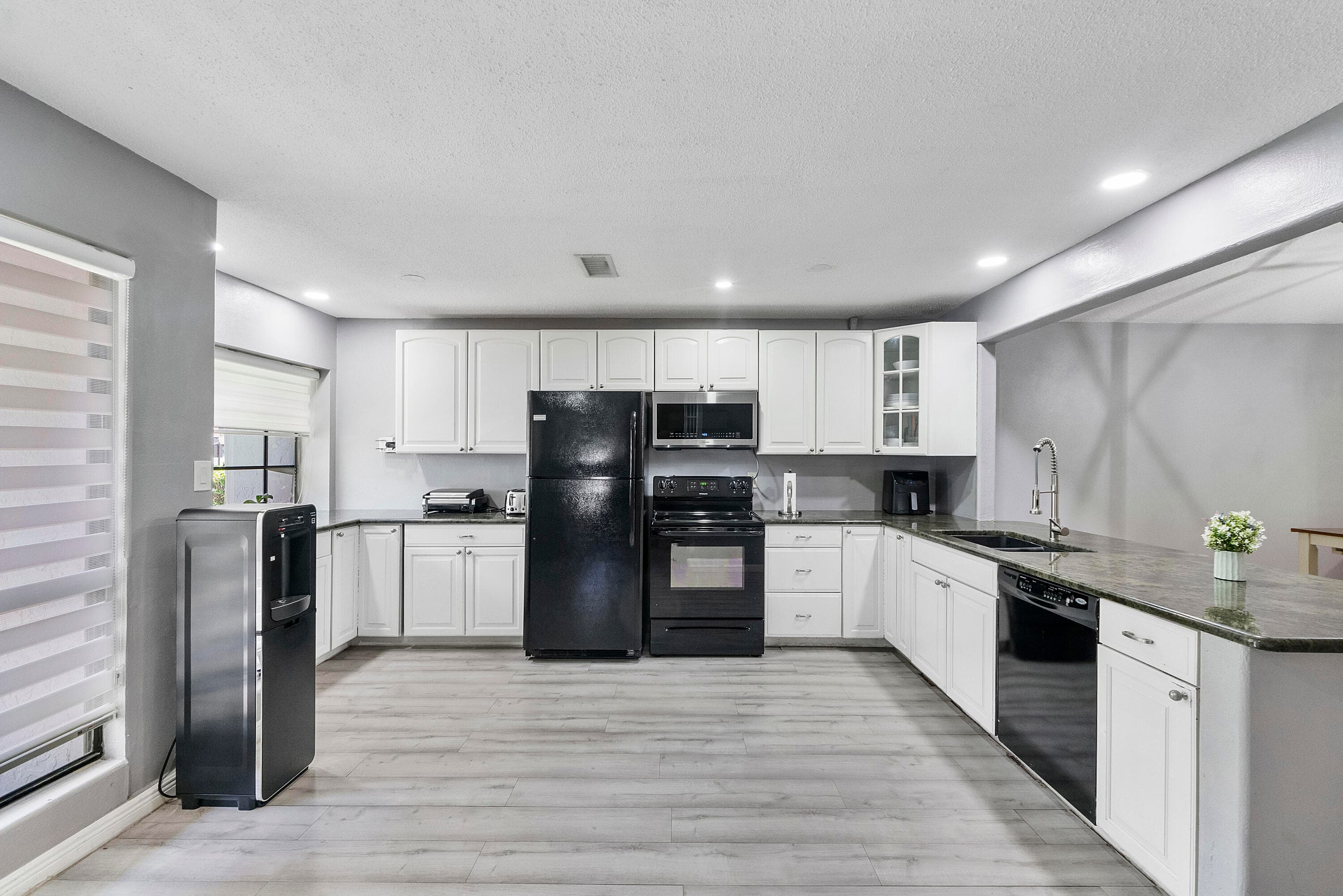 4148 Palm Forest Drive S, Delray Beach, FL 33445 — photo 2 of 46