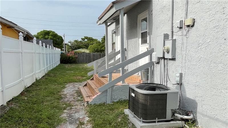 163 SW 5th Street, Deerfield Beach, FL 33441 — photo 7 of 19