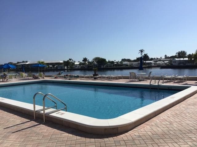 Condominium in Boynton Beach — photo 2 of 28