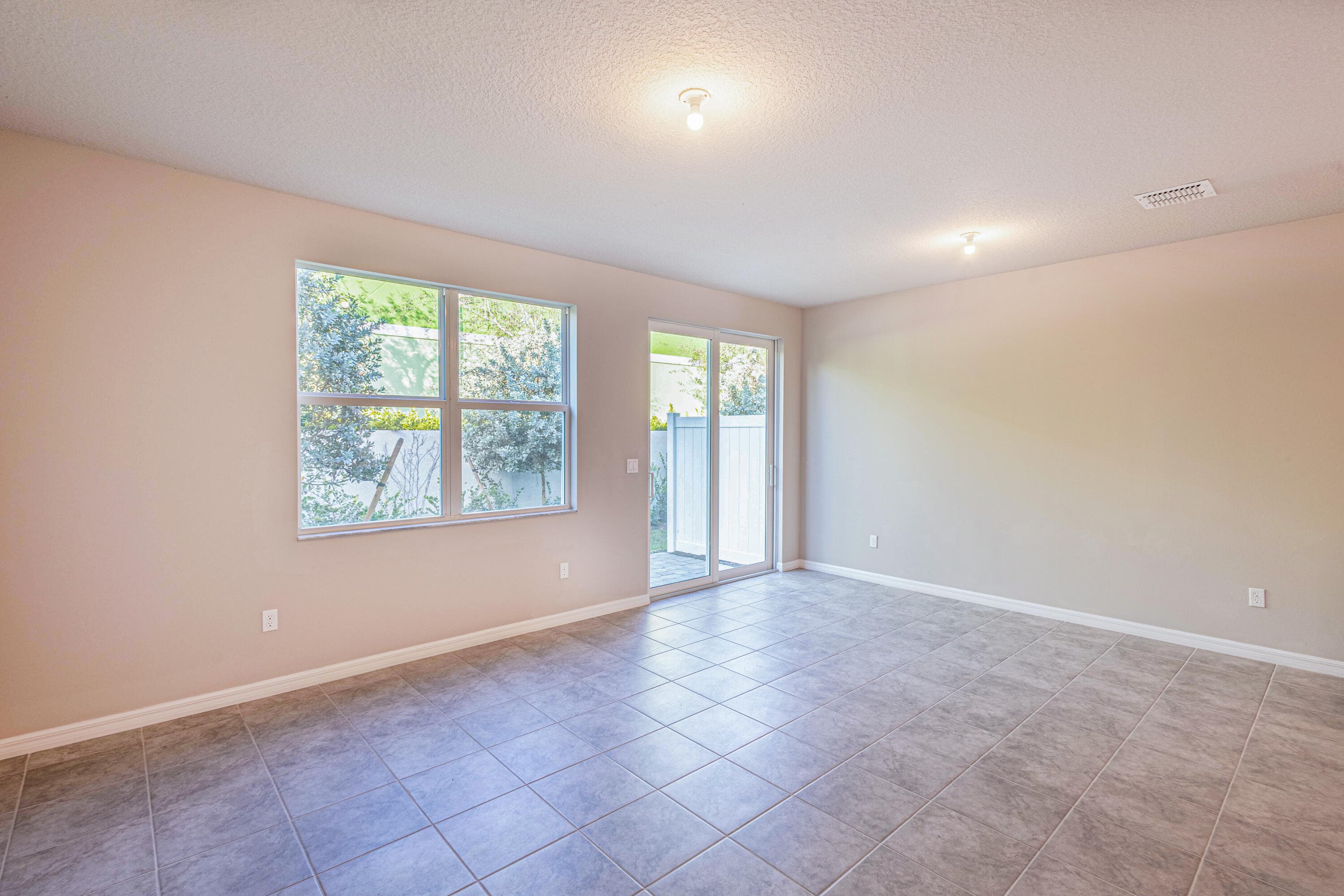 3569 San Bernardino Way, Palm Springs, FL 33461 — photo 9 of 27