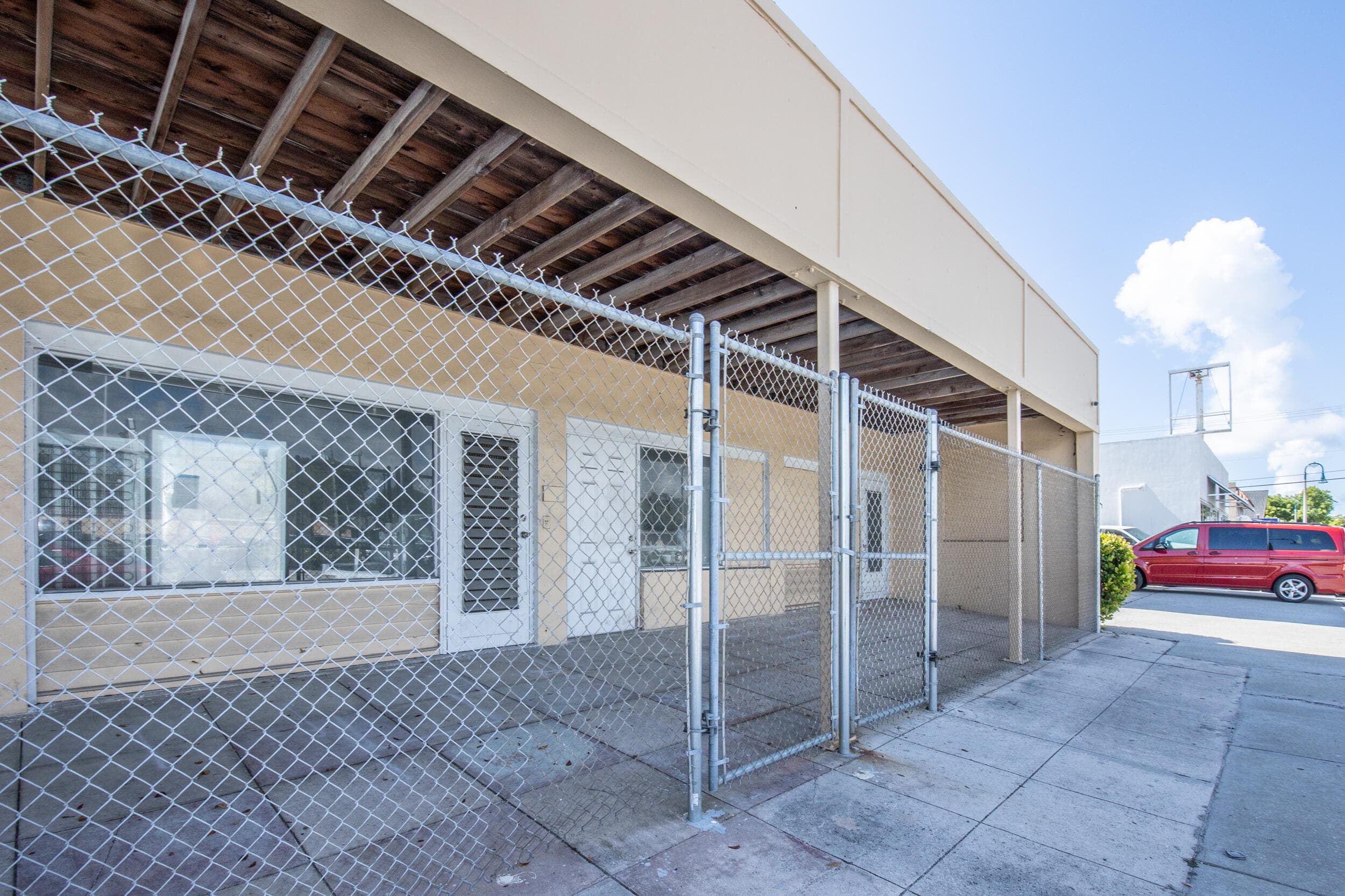 922 S Dixie Highway, Lake Worth Beach, FL 33460 — photo 3 of 19