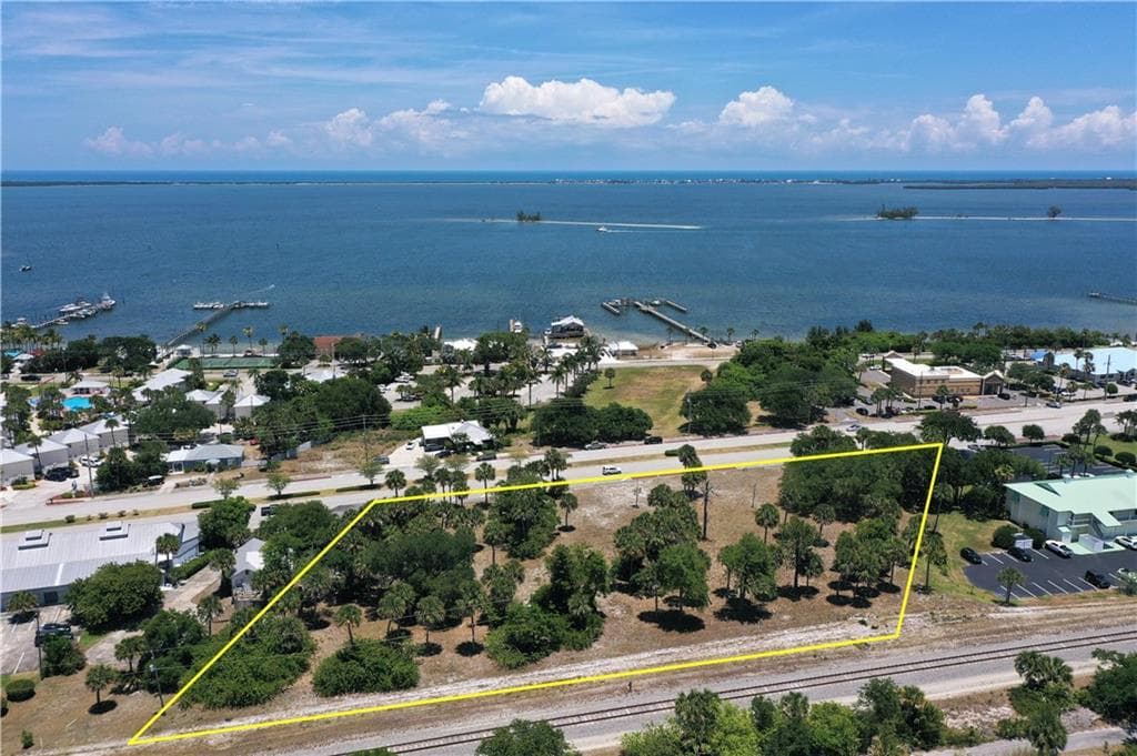 1531 Us Highway 1 Highway, Sebastian, FL 32958 — photo 1 of 37