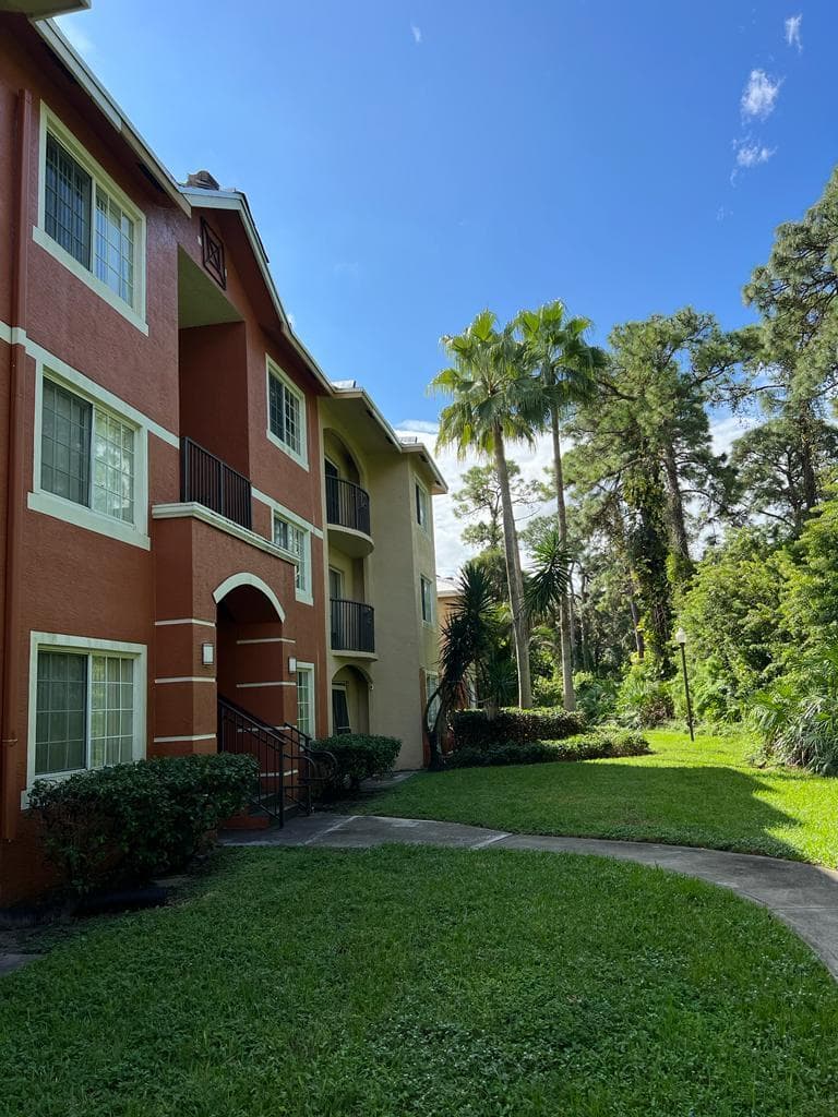 4171 N Haverhill Road W 1011, West Palm Beach, FL 33417 — photo 2 of 29
