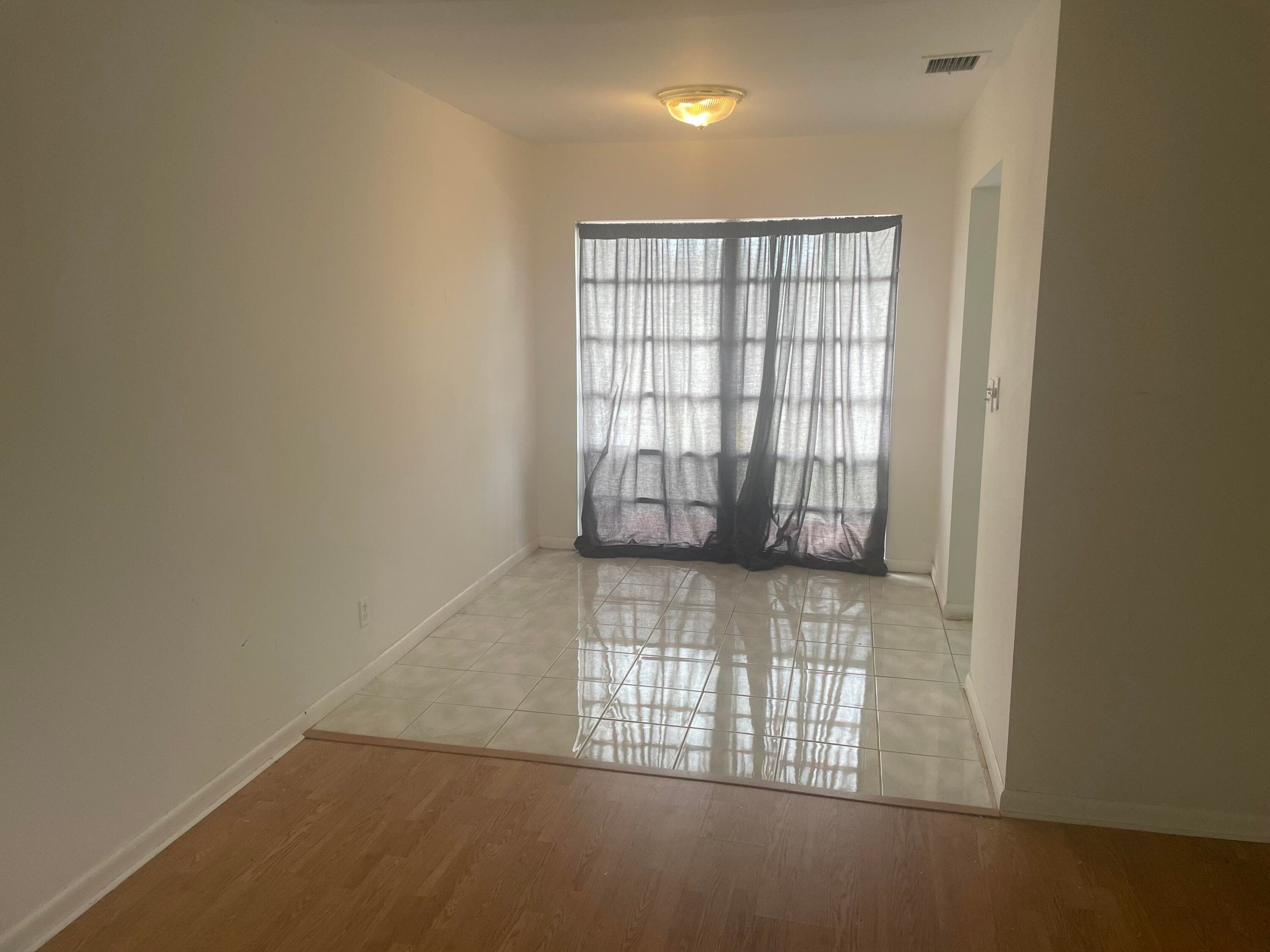 20 Golfs Edge E, West Palm Beach, FL 33417 — photo 4 of 7
