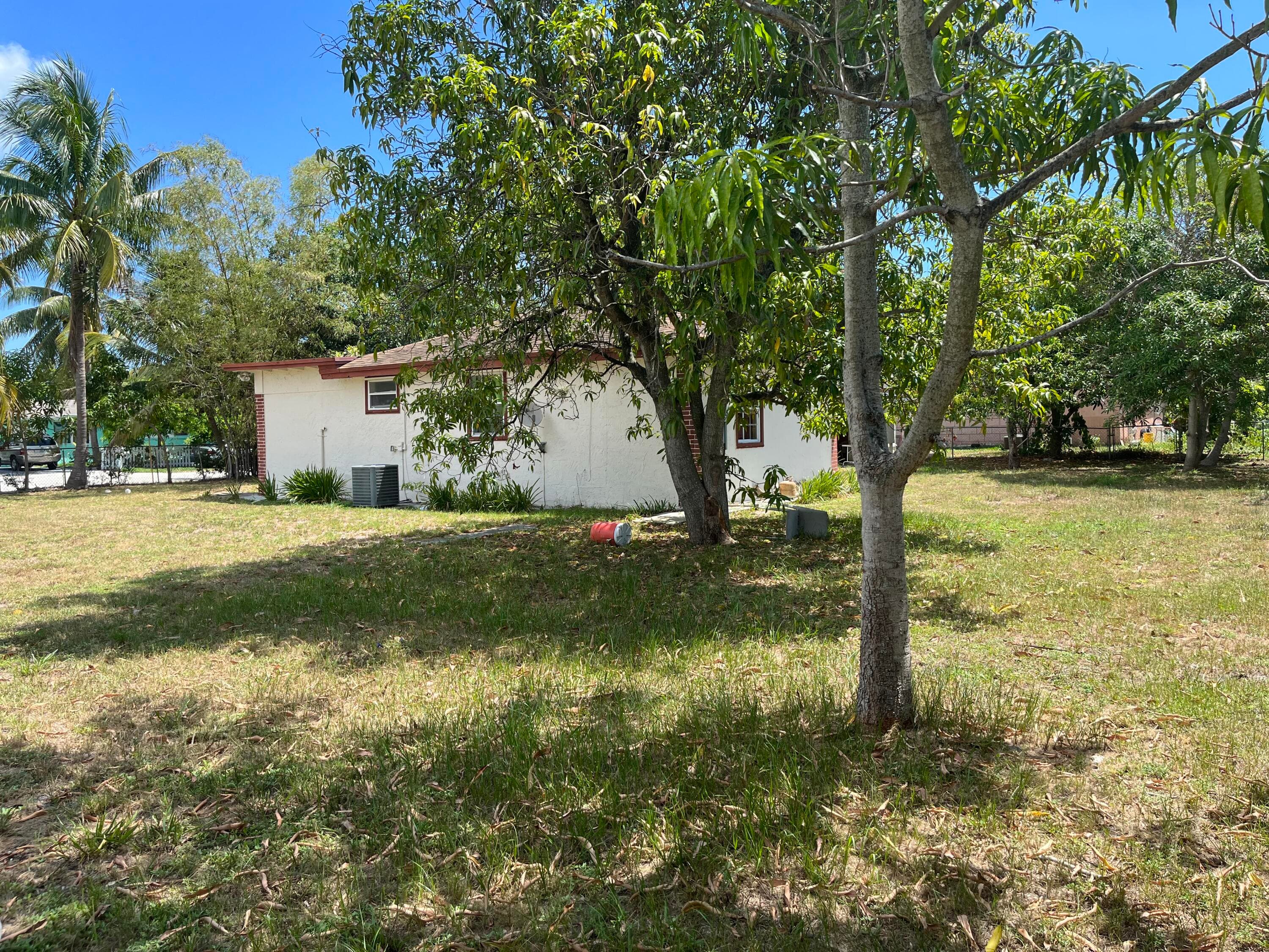 821 SW 4th Avenue, Delray Beach, FL 33444 — photo 7 of 12