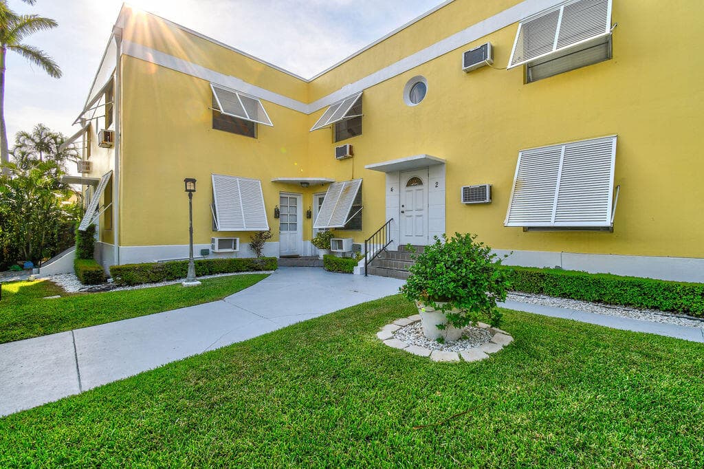 172 N County Road, Palm Beach, FL 33480 — photo 8 of 49