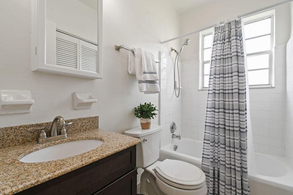 172 N County Road, Palm Beach, FL 33480 — photo 34 of 49