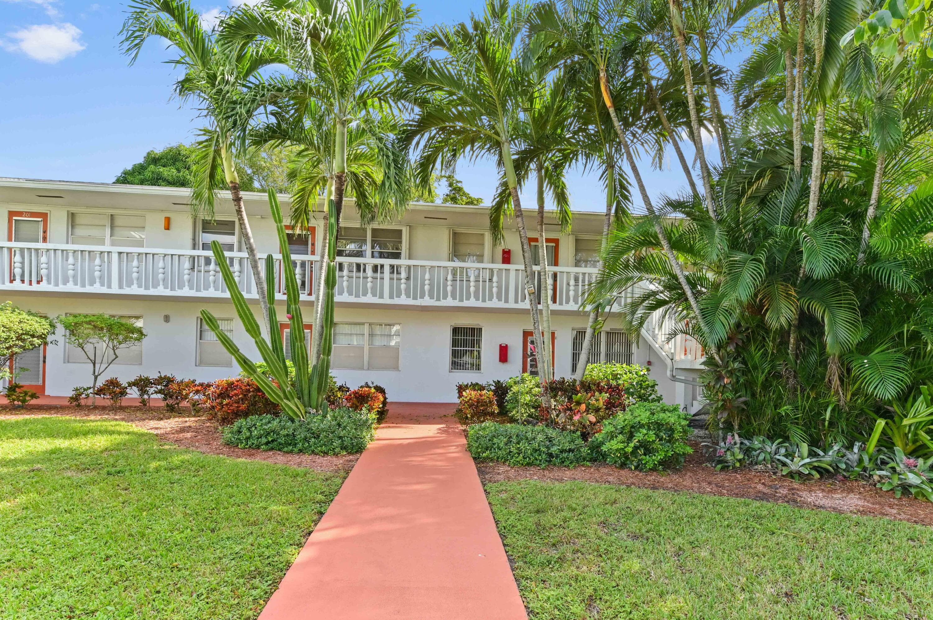 203 Ellesmere D, Deerfield Beach, FL 33442 — photo 2 of 65