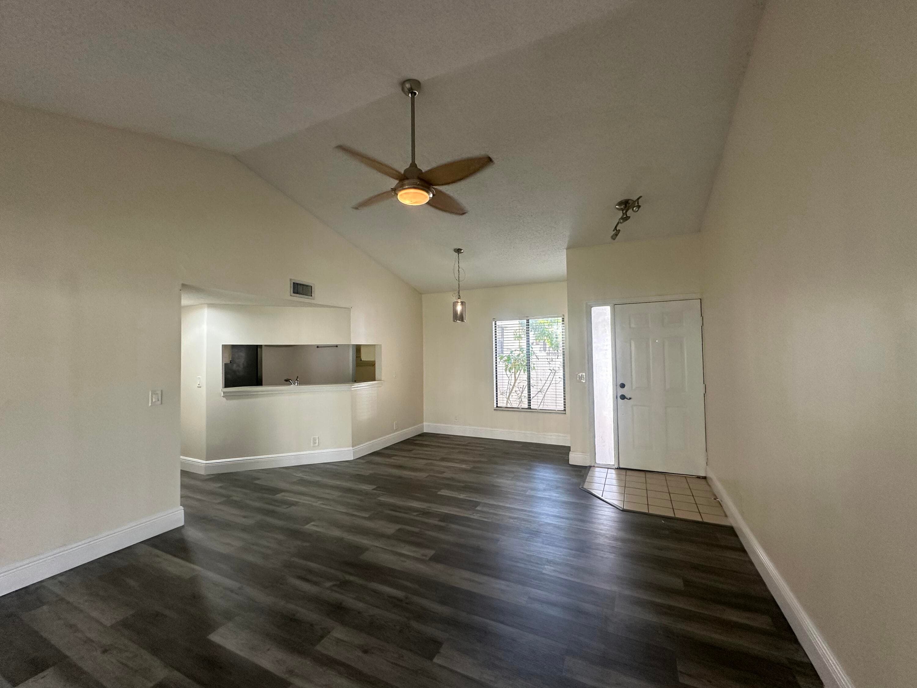 8 Via De Casas Sur 103, Boynton Beach, FL 33426 — photo 6 of 24