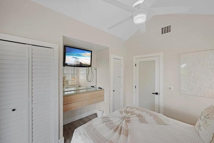 5092 Sunset Village Drive, Duck Key, FL 33050 — photo 32 of 49