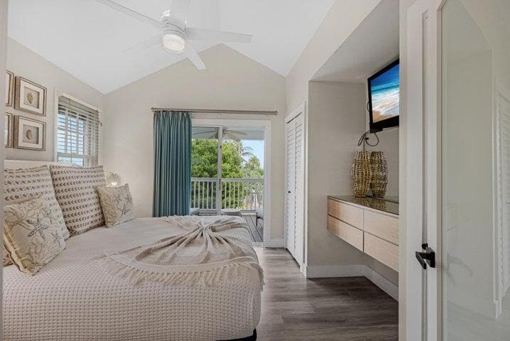 5092 Sunset Village Drive, Duck Key, FL 33050 — photo 30 of 49