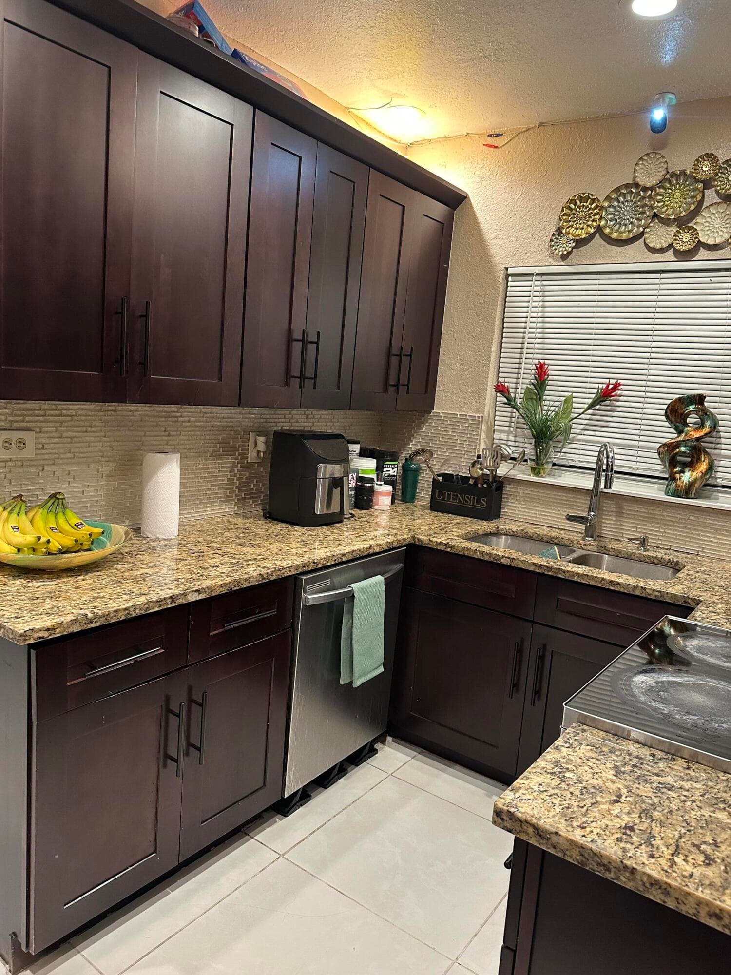 833 Briggs Street Street, West Palm Beach, FL 33405 — photo 14 of 71