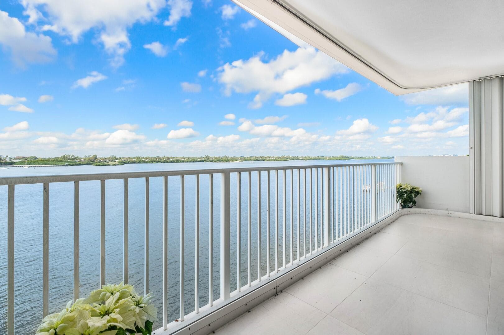 2860 S Ocean Boulevard 506, Palm Beach, FL 33480 — photo 1 of 35