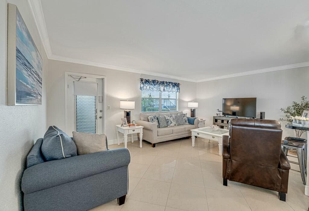 350 Tuscany G, Delray Beach, FL 33446 — photo 1 of 16