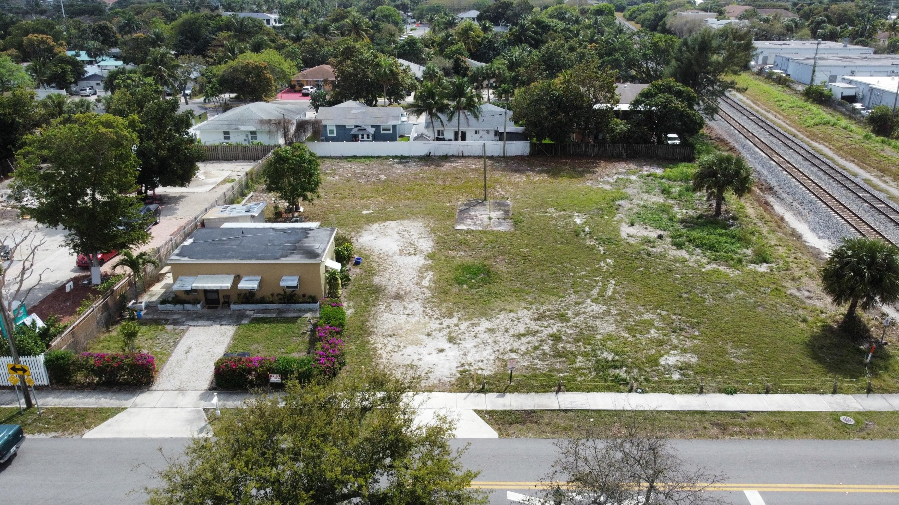 198 SE 4th Street, Delray Beach, FL 33483 — photo 3 of 6
