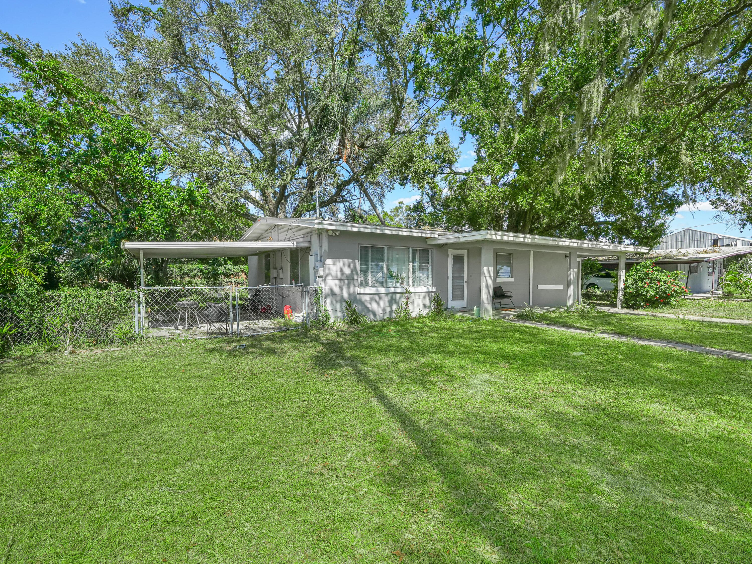 657 Ave C SW, Winter Haven, FL 33880 — photo 8 of 50