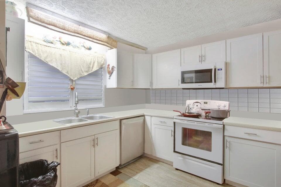 11099 Ridge Avenue, Fort Pierce, FL 34982 — photo 4 of 9