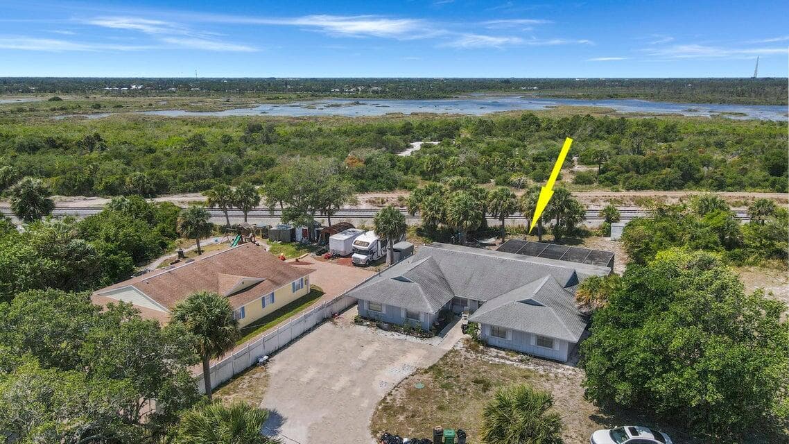 11099 Ridge Avenue, Fort Pierce, FL 34982 — photo 2 of 9
