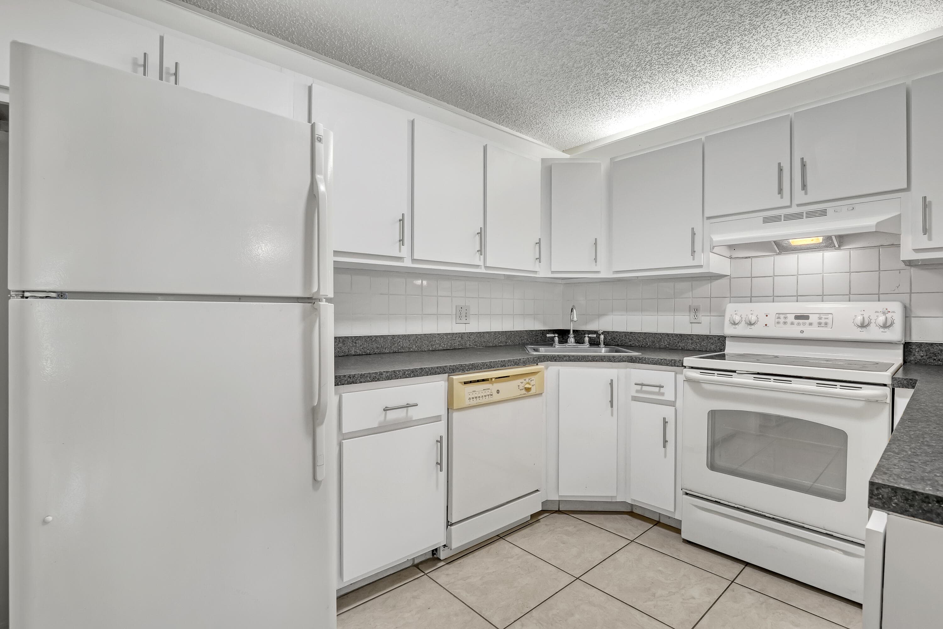 436 Pine Glen Lane C-2, Greenacres, FL 33463 — photo 10 of 31