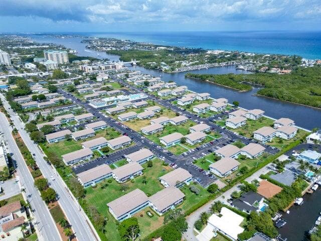 350 Horizons E 206, Boynton Beach, FL 33435 — photo 1 of 42