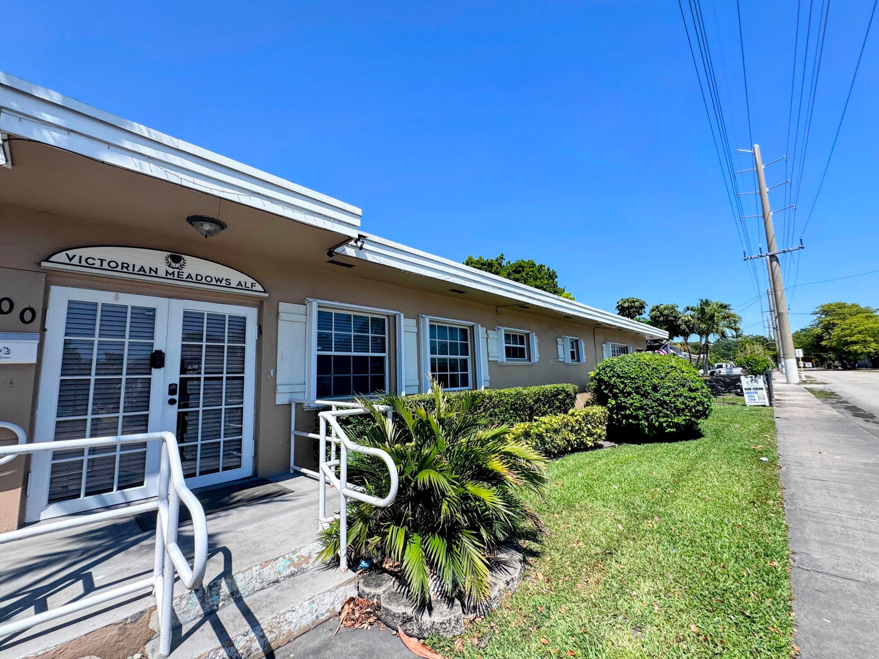 900 N 24th Avenue, Hollywood, FL 33020 — photo 1 of 13