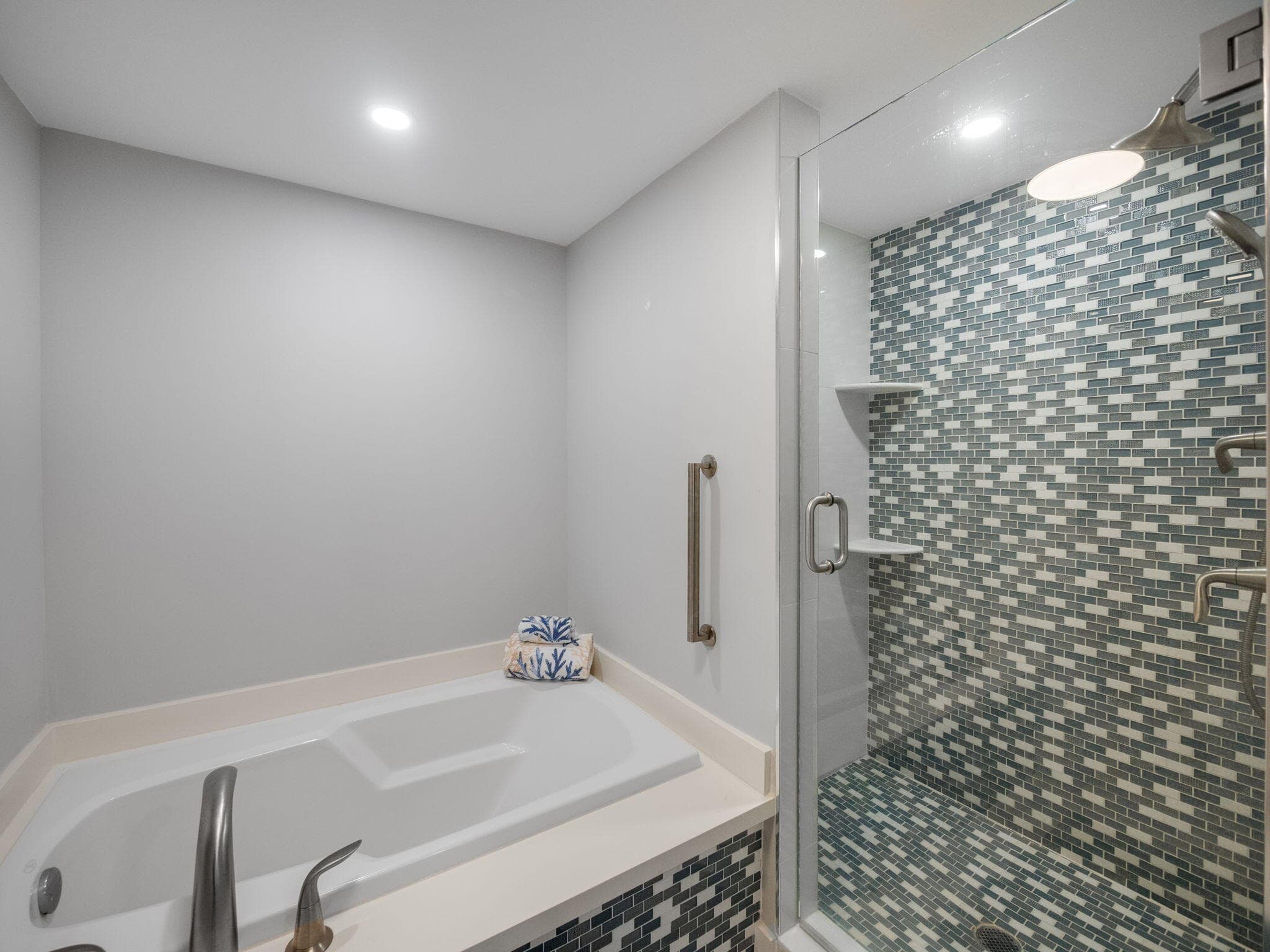 3400 N Ocean Drive, 1601, Singer Island, FL 33404 — photo 13 of 25