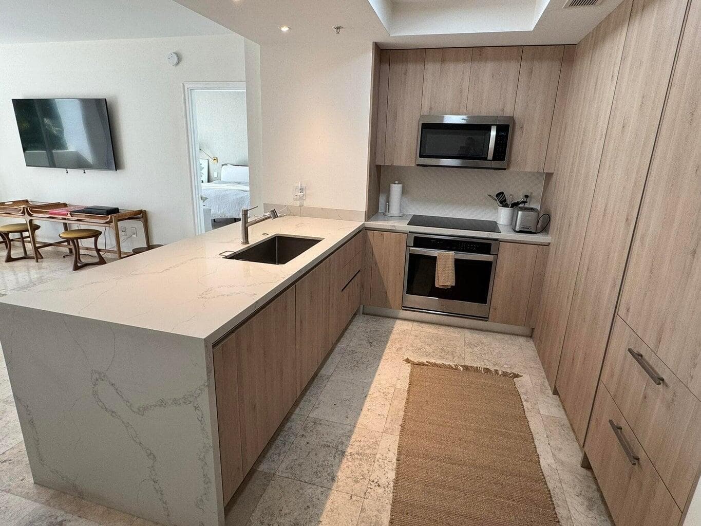 3400 SW 27th Avenue 303, Miami, FL 33133 — photo 4 of 12