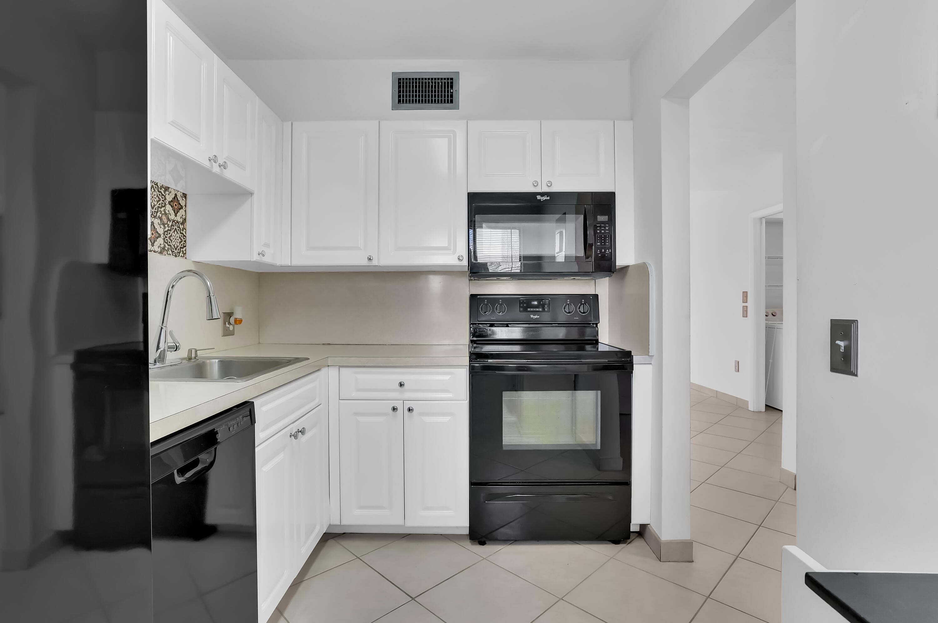4290 Deste Court 301, Lake Worth, FL 33467 — photo 5 of 19
