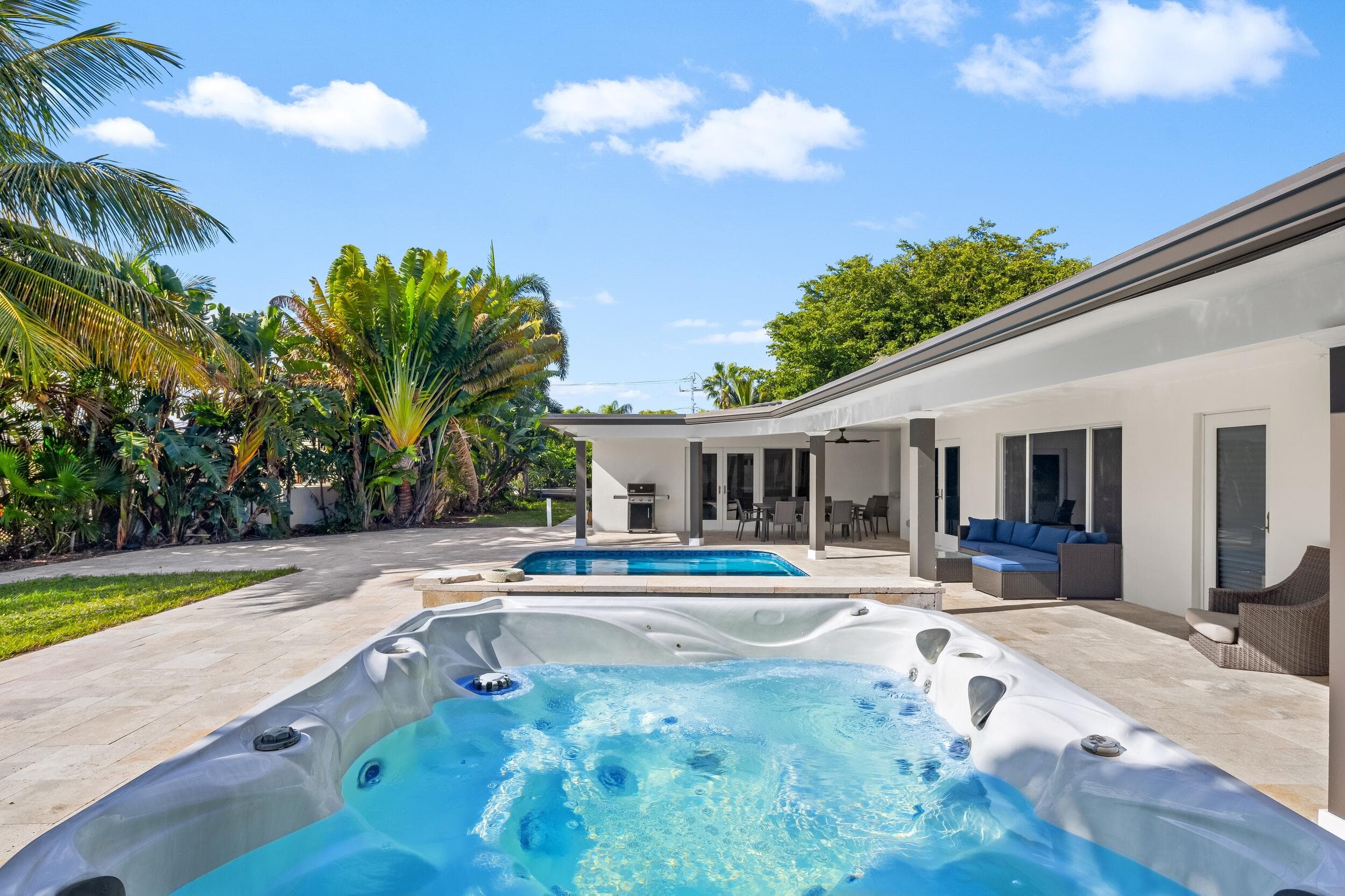 2500 NE 23rd Street, Pompano Beach, FL 33062 — photo 23 of 35