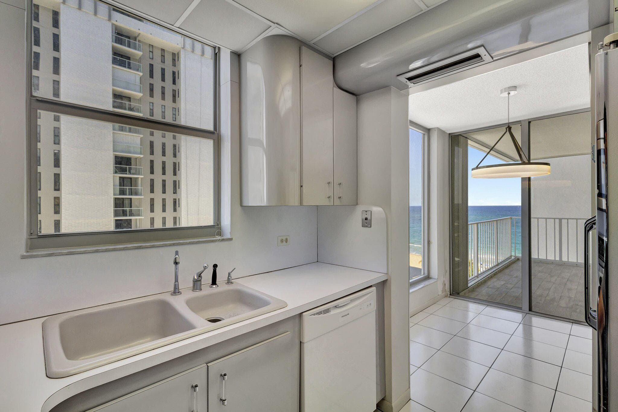 1010 S Ocean Boulevard 914, Pompano Beach, FL 33062 — photo 21 of 31