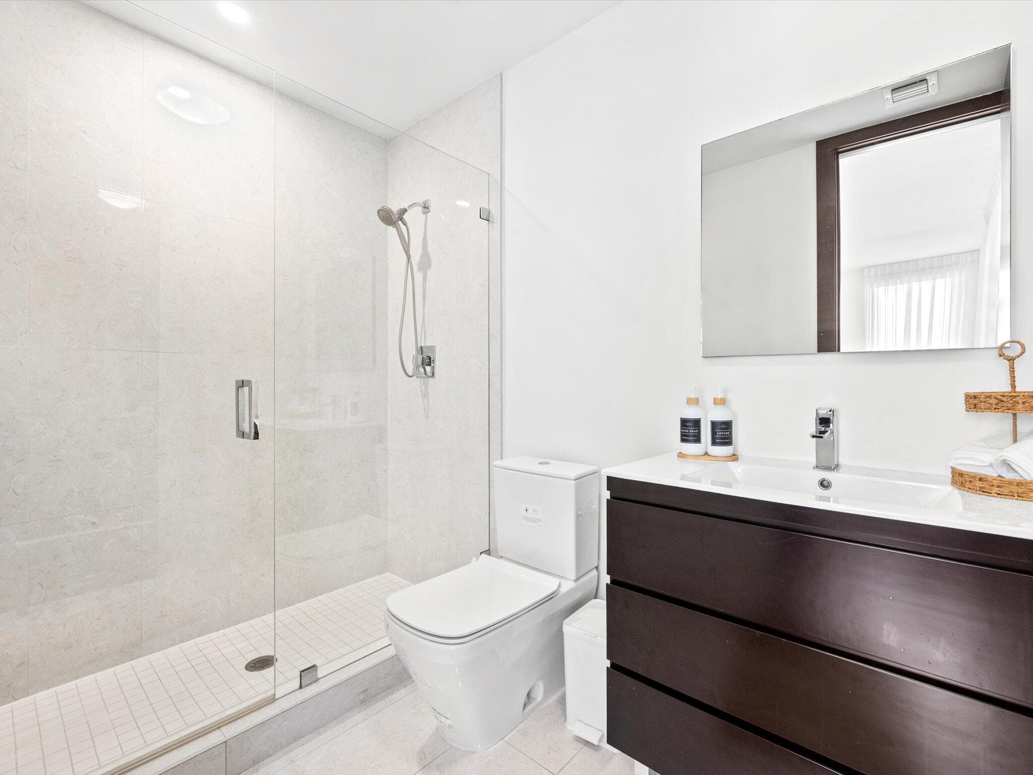 8405 NW 34th Drive, Doral, FL 33122 — photo 26 of 42