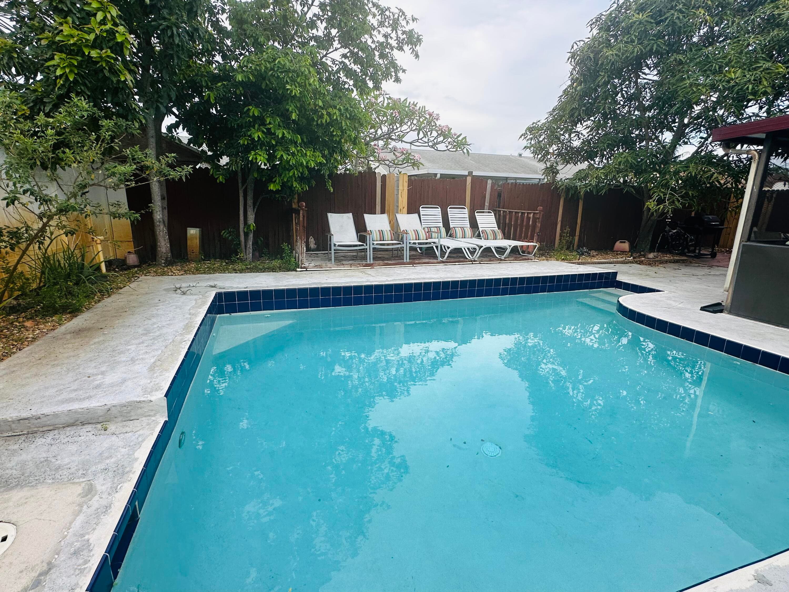 6198 Wauconda Way W, Lake Worth, FL 33463 — photo 1 of 15