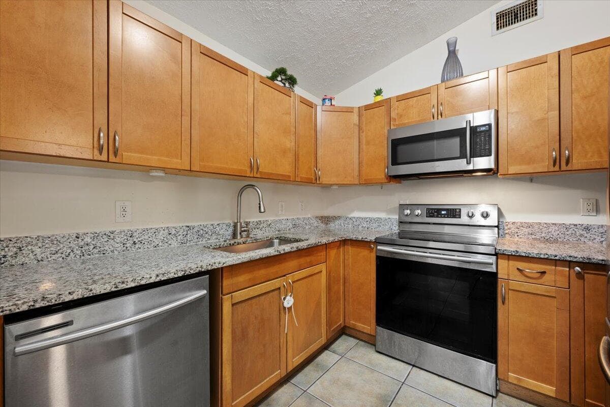 6015 Raintree Trl, Fort Pierce, FL 34982 — photo 9 of 19
