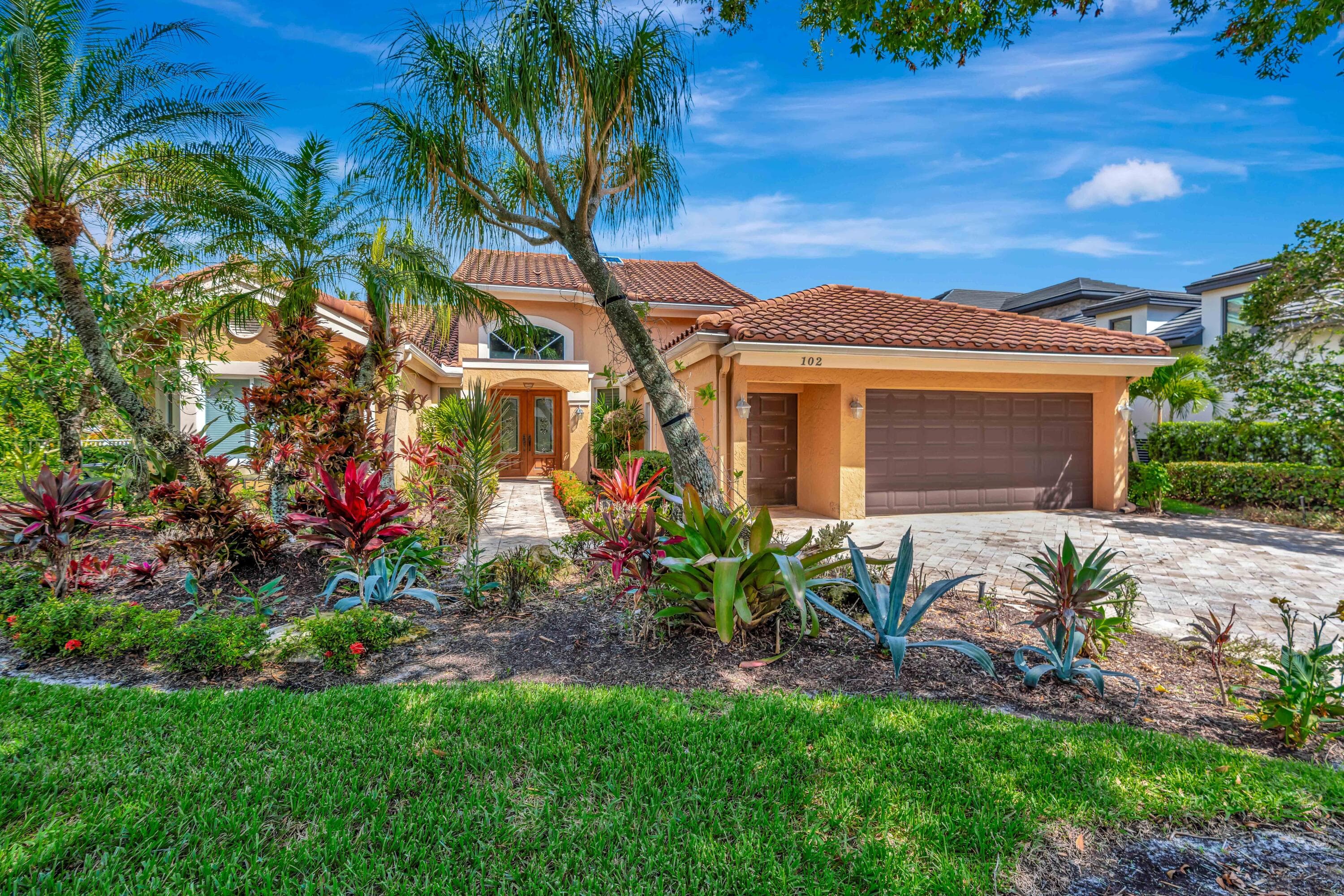 102 Victory Drive, Jupiter, FL 33477 — photo 2 of 15
