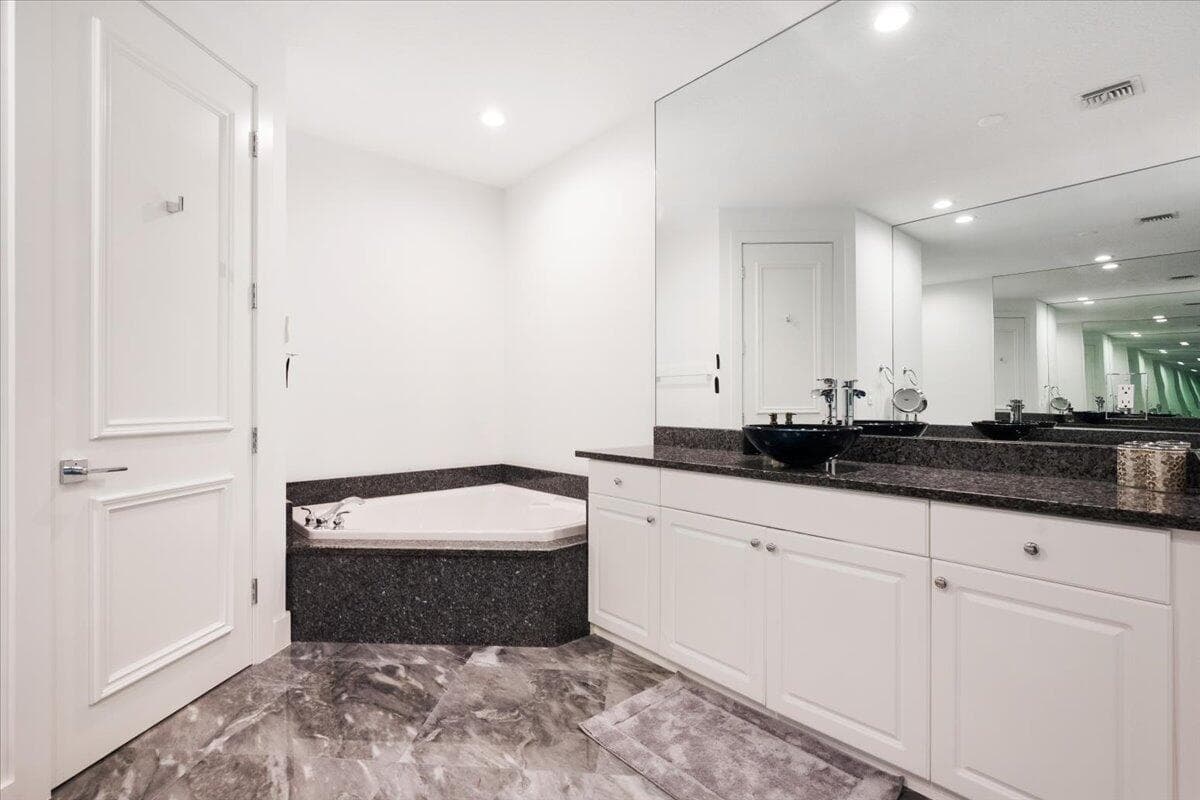 2514 Players Court, Wellington, FL 33414 — photo 15 of 30