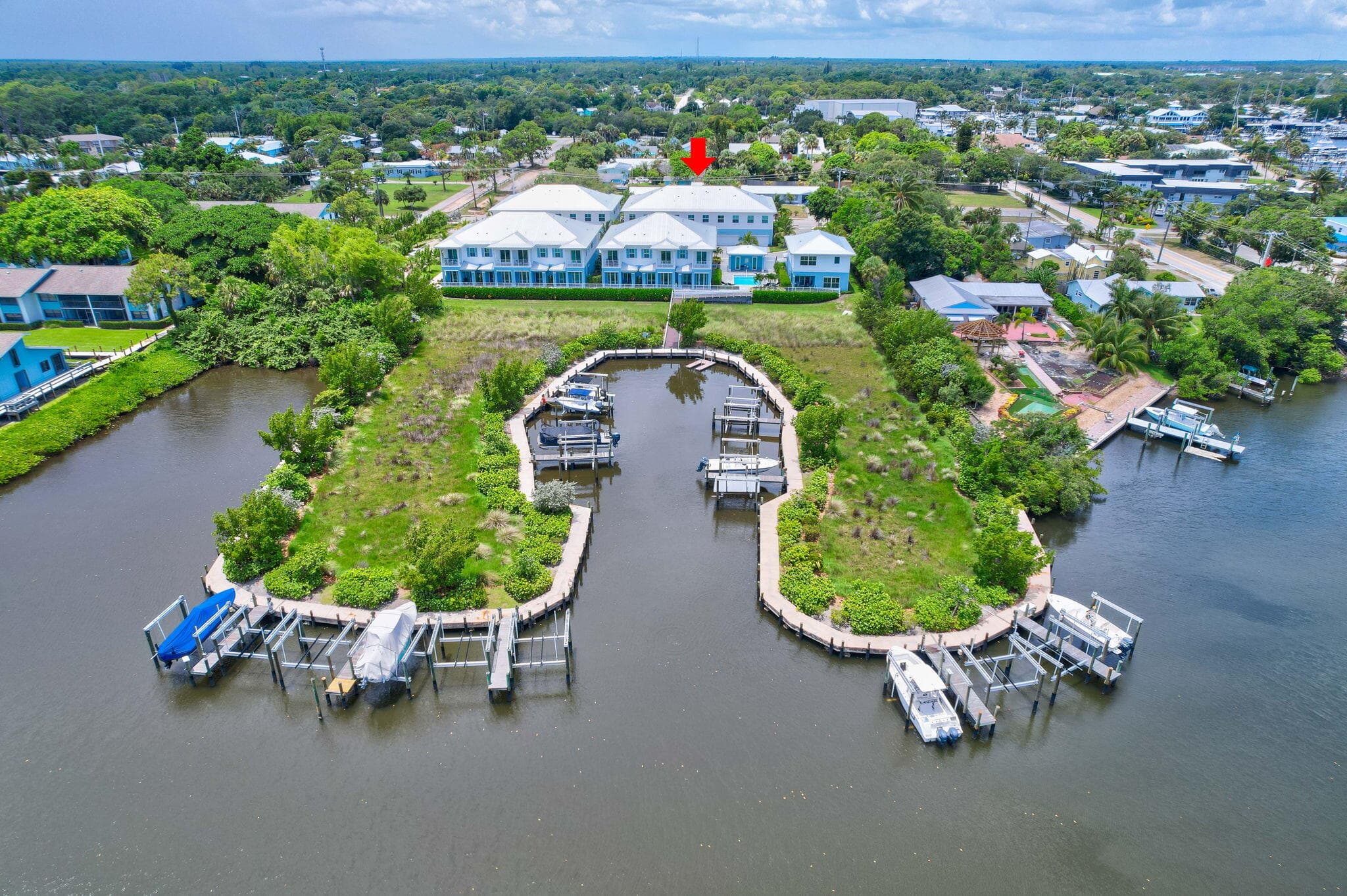 4662 SE Manatee Way, Stuart, FL 34997 — photo 1 of 32
