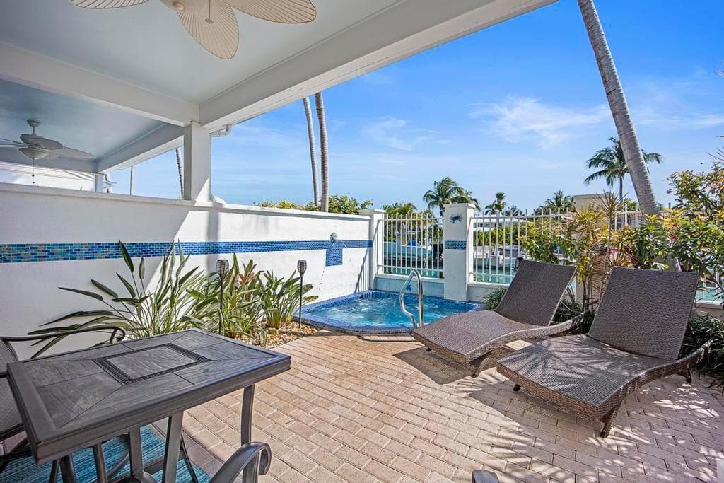 7031 Harbor Village Drive 7031, Duck Key, FL 33050 — photo 39 of 52
