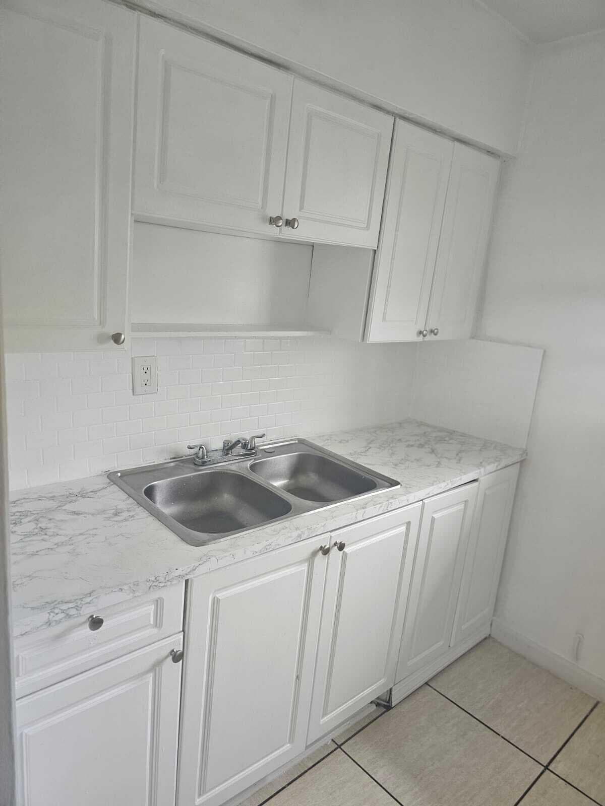 630 84th Street 28, Miami Beach, FL 33141 — photo 8 of 22