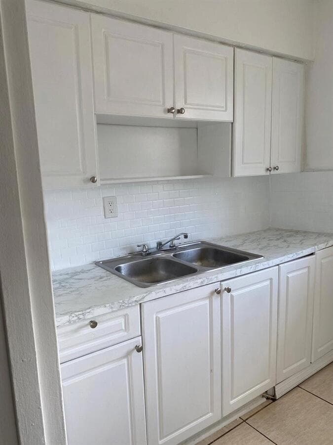 630 84th Street 28, Miami Beach, FL 33141 — photo 19 of 22