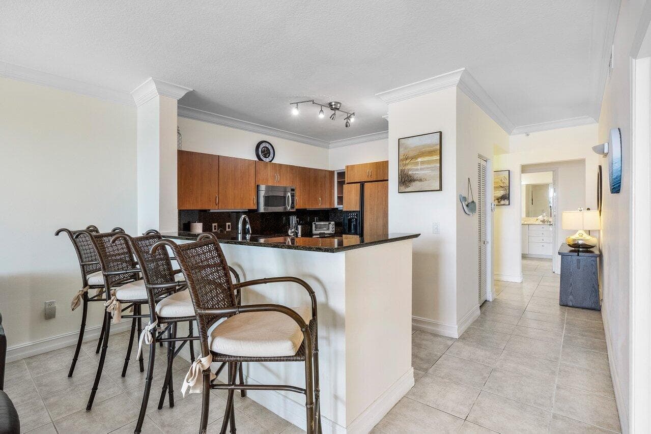 806 E Windward 301 Way 301, Lantana, FL 33462 — photo 14 of 45