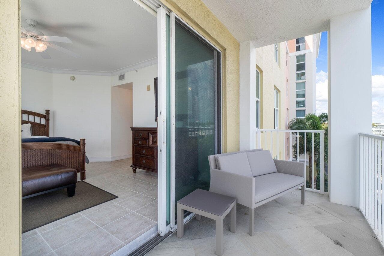 806 E Windward 301 Way 301, Lantana, FL 33462 — photo 27 of 45