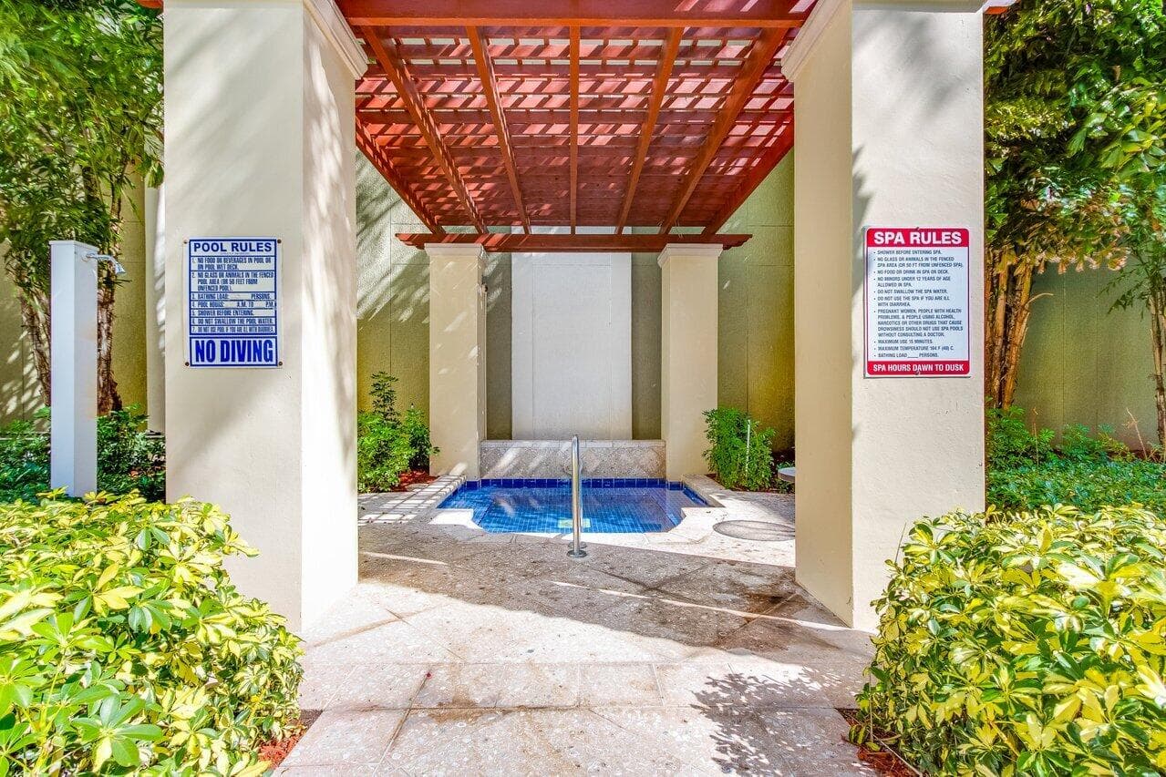 806 E Windward 301 Way 301, Lantana, FL 33462 — photo 40 of 45