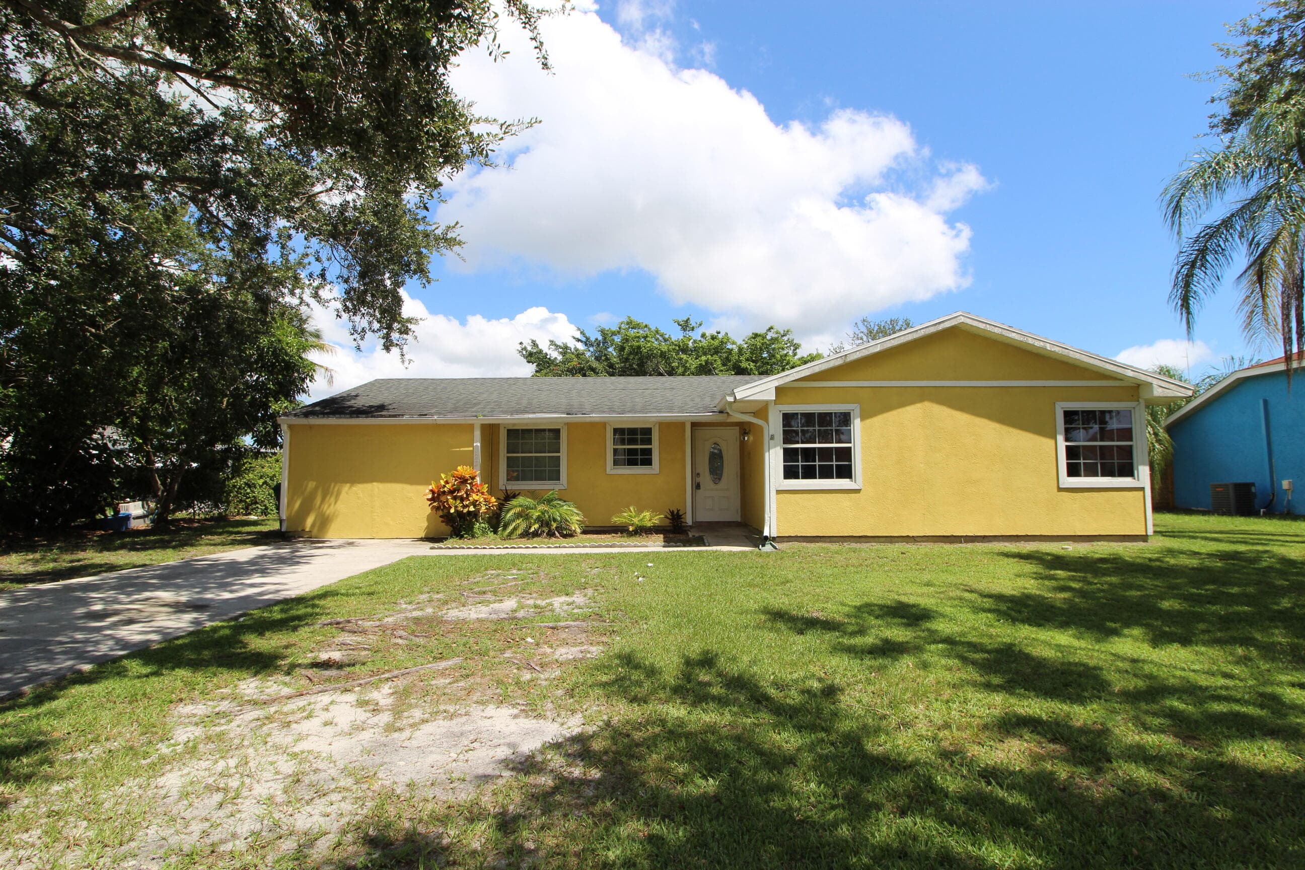 2022 SE West Dunbrooke Circle SE, Port St. Lucie, FL 34952 — photo 1 of 12