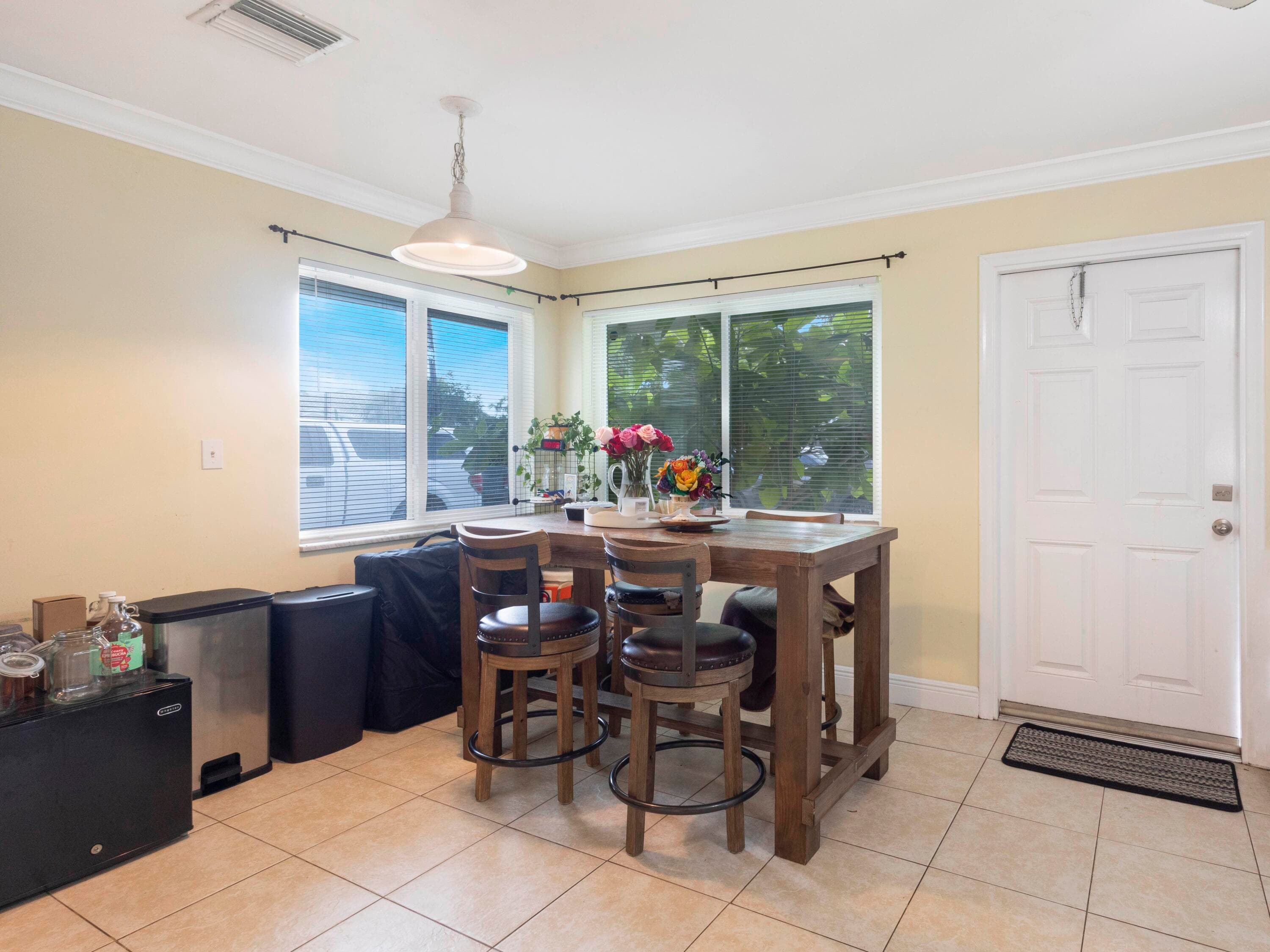 1680 NE 34th Lane, Oakland Park, FL 33334 — photo 8 of 49