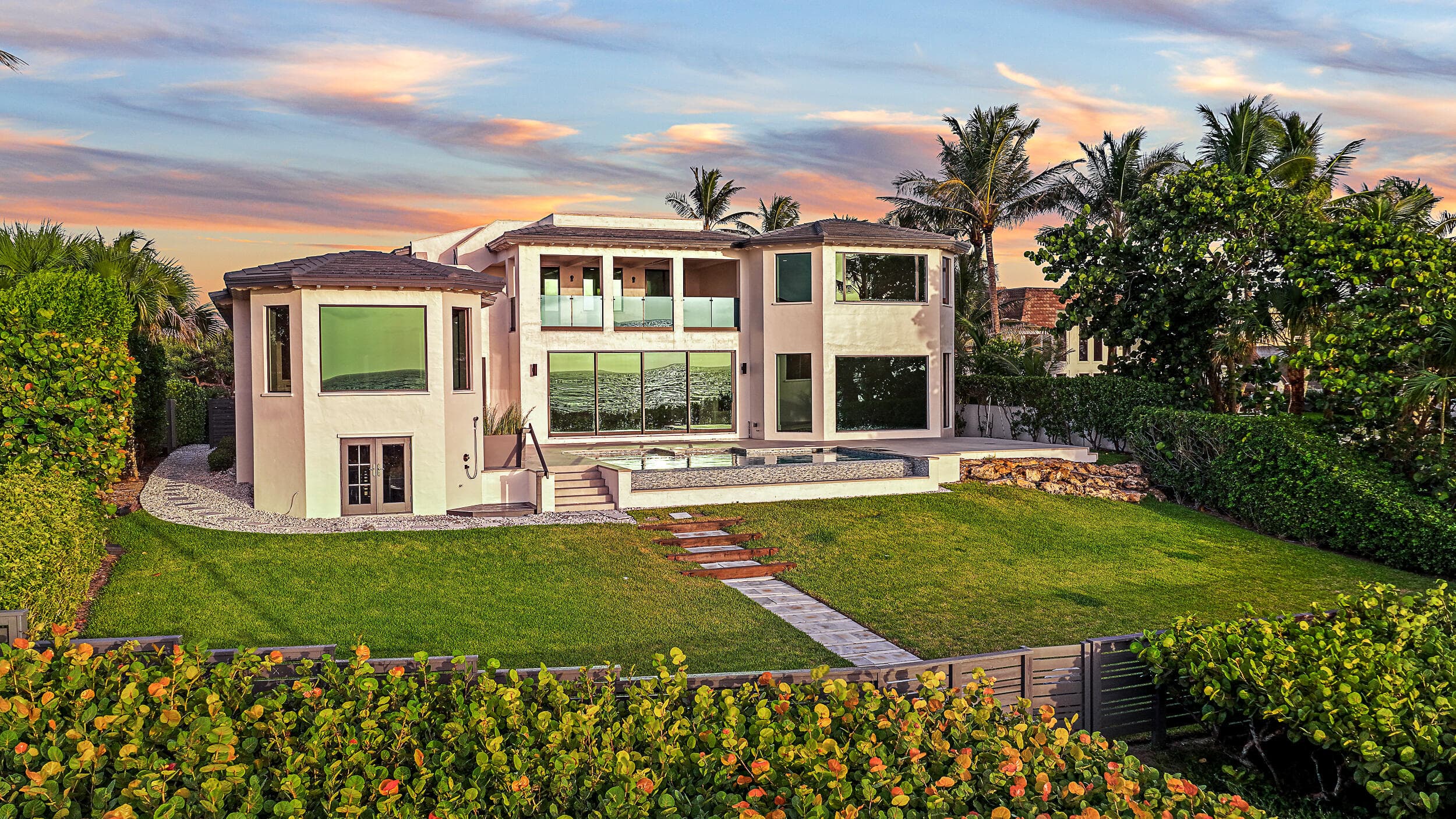22 Ocean Drive, Jupiter Inlet Colony, FL 33469 — photo 3 of 36