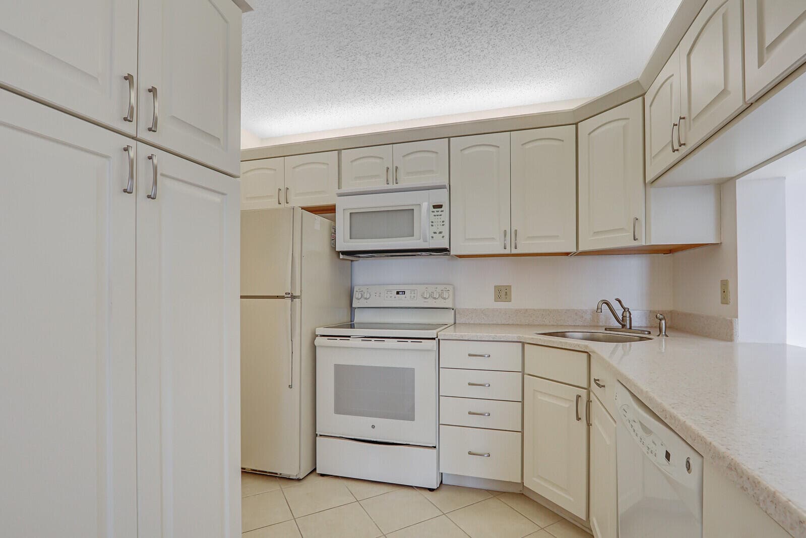4468 NE Ocean Boulevard F-3, Jensen Beach, FL 34957 — photo 3 of 10