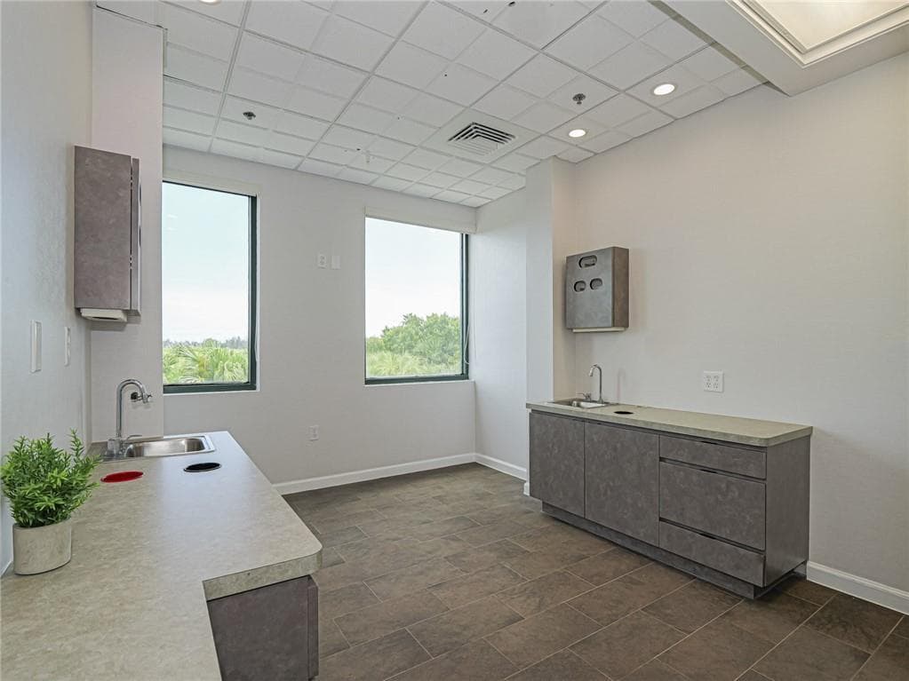3755 7th Terrace 303 Suite A, Vero Beach, FL 32960 — photo 21 of 36