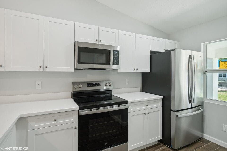 636 35th Street, West Palm Beach, FL 33407 — photo 7 of 16