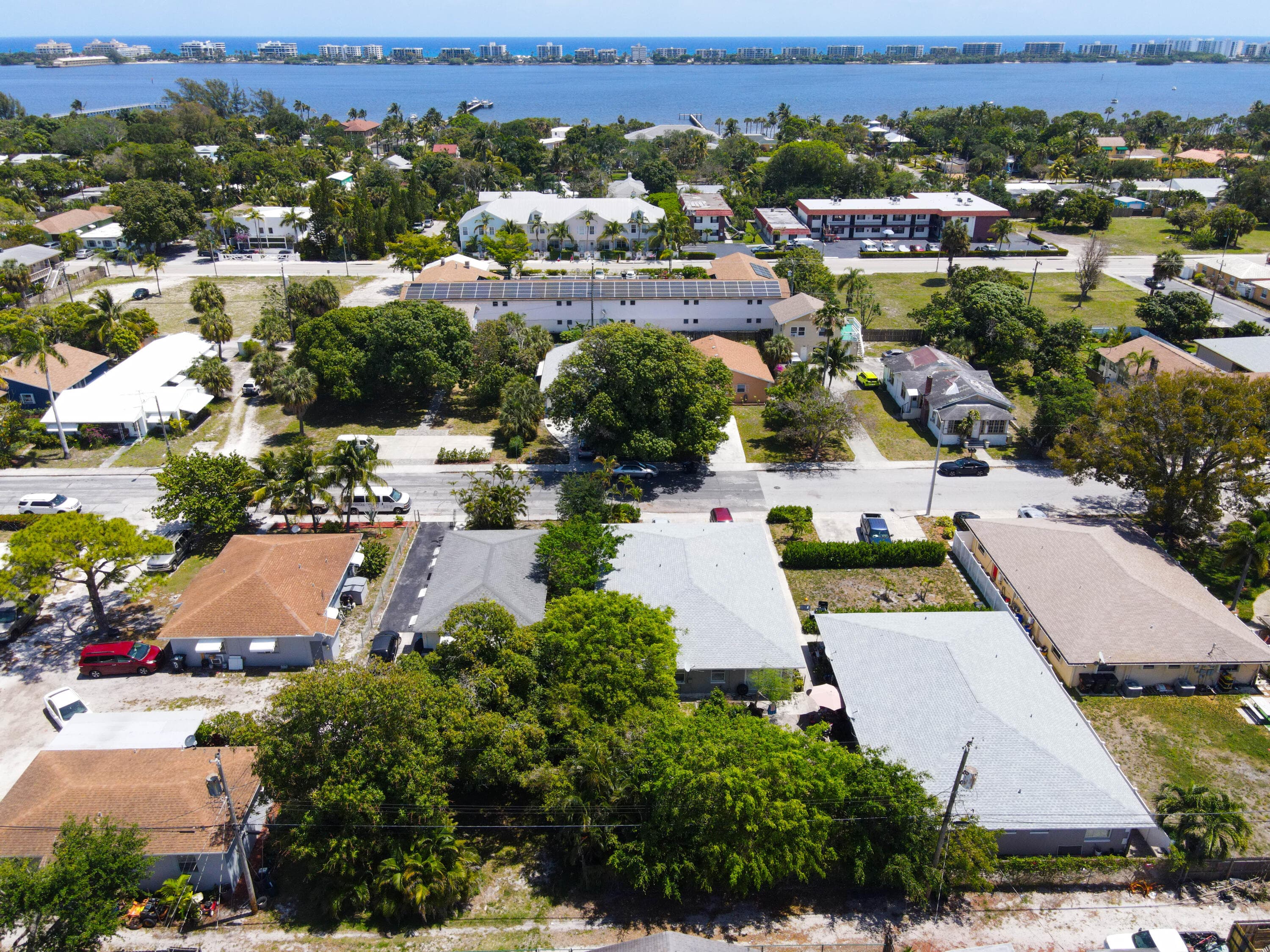 909 S N Street, Lake Worth Beach, FL 33460 — photo 3 of 4