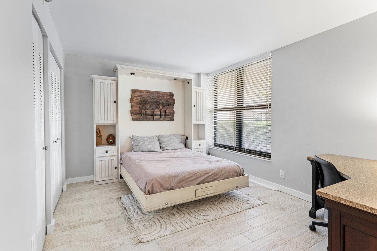 17 Royal Palm Way 105, Boca Raton, FL 33432 — photo 14 of 47